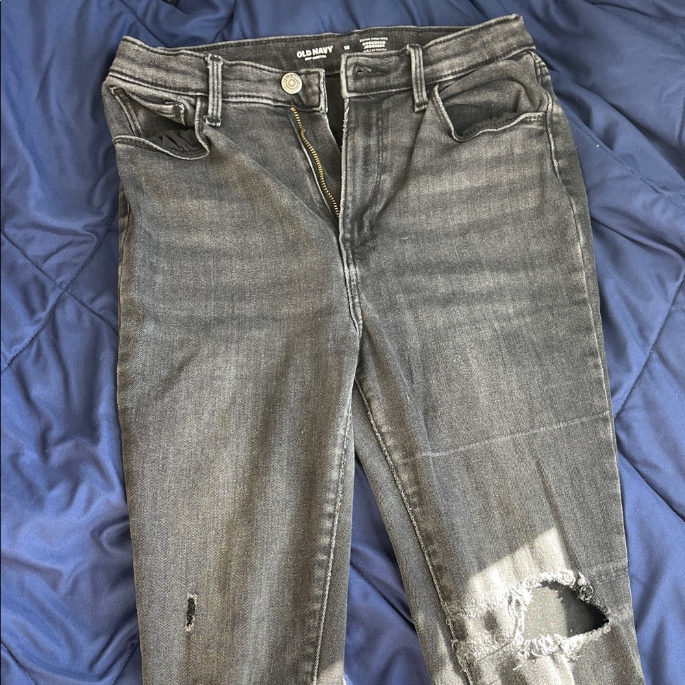 Old Navy Women's Charcoal Distressed Skinny Jeans
